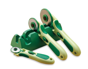 Clover rotary cutter cradle and cutters