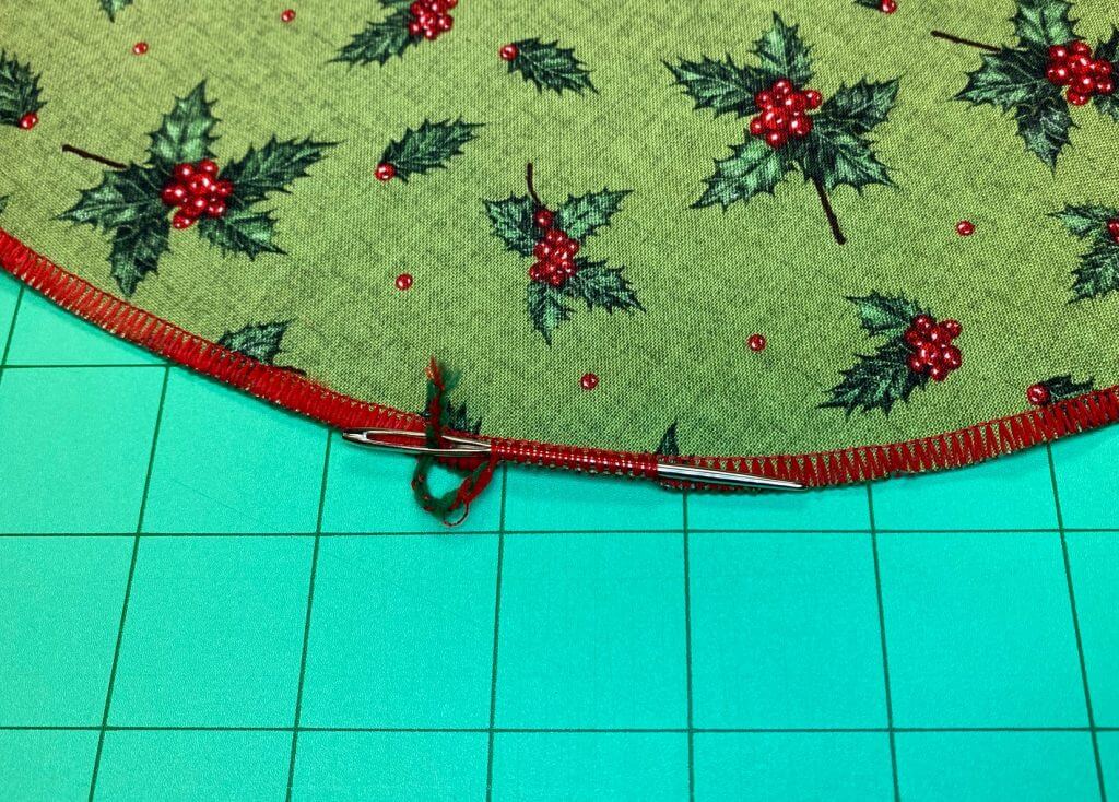 30-Minute Christmas Tree Serger Napkin Sewing Tutorial