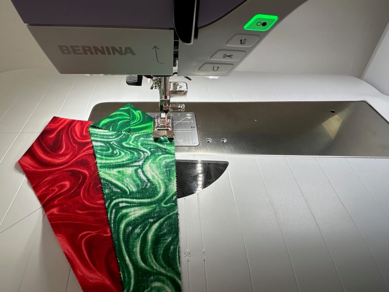 NEW! Dresden Poinsettia Table Topper Sewing Tutorial