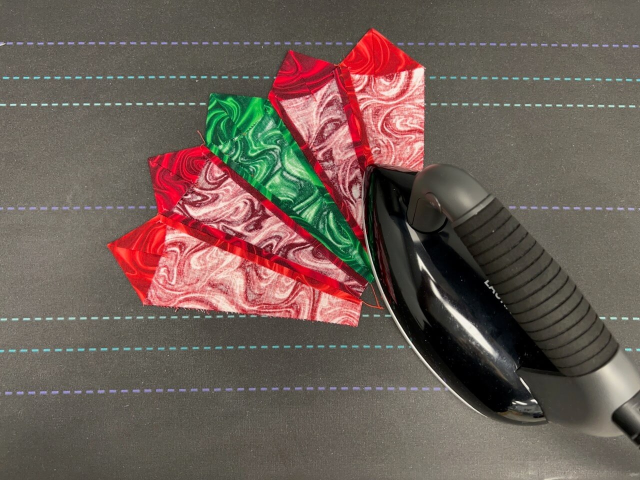 NEW! Dresden Poinsettia Table Topper Sewing Tutorial