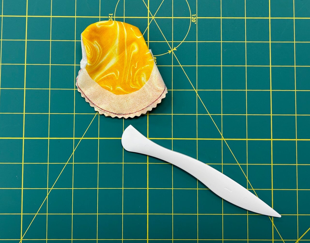 NEW! Dresden Poinsettia Table Topper Sewing Tutorial